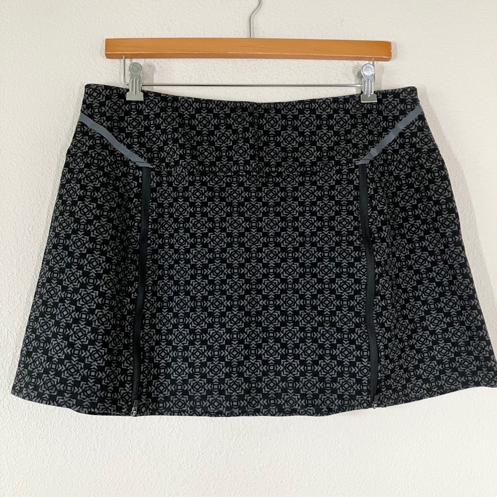 TITLE NINE Active Skirt XL Geo Print Gorpcore Hiking Golf Reflective Black Gray